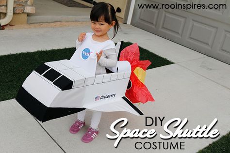 Space Shuttle Costume, Diy Space Shuttle, Diy Astronaut Costume, Rocket Costume, Costume Dinosaure, Space Costume, Space Costumes, Diy Rocket, Happy Halloween Pictures