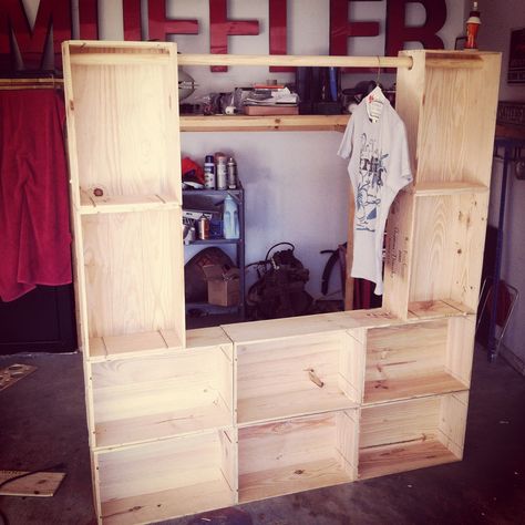 Pretty Sweet. Transport goods to the show in the crates then set up the crates as display. Attach supports and make open shelving across the center Booth Shirt Display, Crate Display Ideas, Craft Fair Booth Ideas, Crate Shelves Kids, Fair Booth Ideas, Crate Display, Craft Fair Booth, Vendor Ideas, Vendor Booth Display