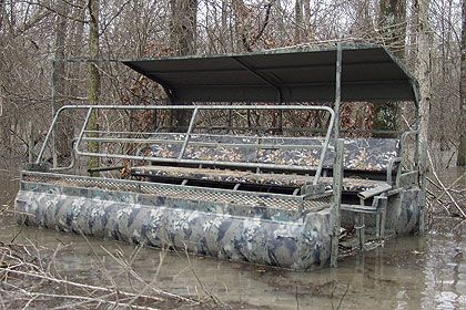 War Eagle Ducktoon Duck Boat Blind Diy, Duck Blind Ideas, Diy Duck Blind, Goose Blind, Duck Blinds, Duck Hunting Blinds, Duck Blind Plans, Boat Blinds, Duck Hunting Boat