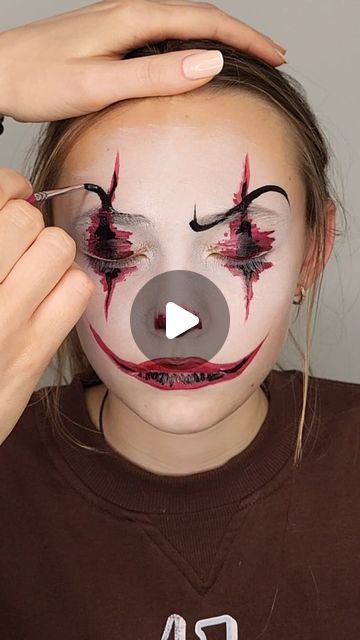 Halloween Makeup Ideas Kids, It Face Paint, Simple Halloween Makeup For Kids, Halloween Kids Makeup Easy, Easy Make Up For Halloween, Scream Face Painting, Simple Kids Halloween Makeup, Drawing On Face Makeup, Penny Wise Face Paint