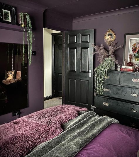 Gothic Basement Ideas, Kitchen Moody Modern, Goth Purple Room, Gothic Living Room Paint Colors, Eclectic Bedroom Inspirations, Dark Romantic Bedroom Decor, Dark Tone Bedroom, Purple Gothic Bedroom, Goth House Aesthetic