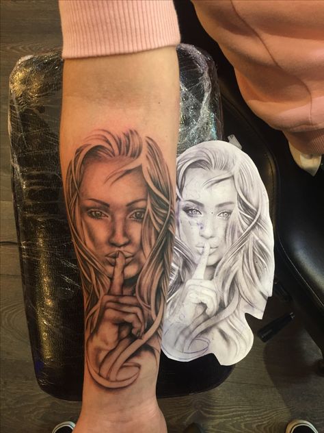 Shh Tattoo, Girls Eyes Tattoo Men, Girl On Fire Tattoo, Ink Tattoo Girl, Tattoo Mujer, James Tattoo, Gangster Girl Tattoo Design, Boys With Tattoos, Girl Portrait Tattoo