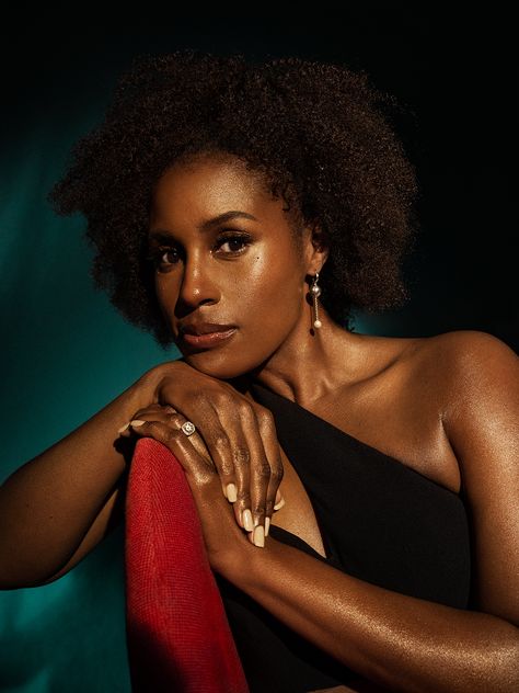 Rolling Stone Magazine, Headshot Poses, Headshots Women, Issa Rae, Black Actresses, Rolling Stones Magazine, Female Rappers, Rolling Stone, Black Is Beautiful