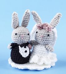 Free Crochet Patterns for Bride and Groom Wedding Couple Dolls Bunny Wedding Cake, Bunny Wedding, Crochet Cake, Couples Doll, Diy Wedding Cake, Wedding Doll, Amigurumi Bunny, Bunny Crochet, Crochet Wedding