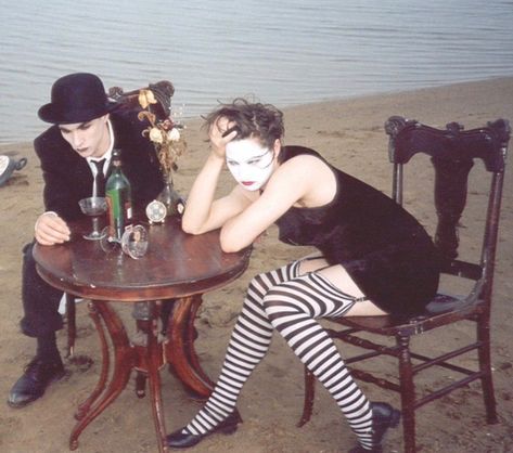 Dresden Dolls, Pierrot Clown, Arte Peculiar, Arte Inspo, Poses References, Jolie Photo, Art Poses, Pose Reference Photo, Laura Lee