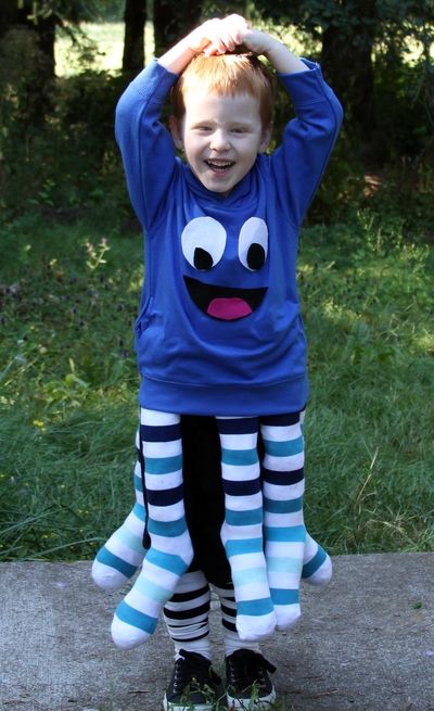 costume-octopus Sew Octopus, Octopus Halloween, Tree Halloween Costume, Diy Octopus, Octopus Costume, Cheap Halloween Costumes, Homemade Costume, Halloween Clothes, Homemade Halloween Costumes