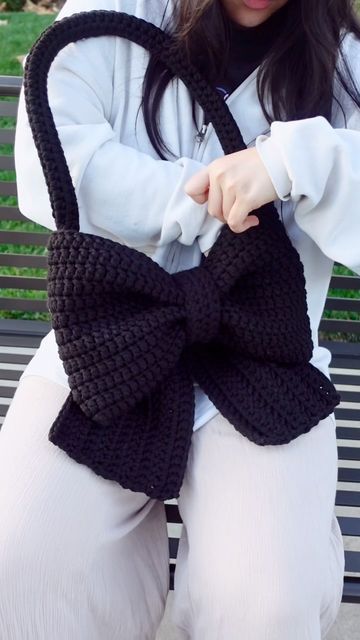 Crochet Bow Bag, Black Crochet Bag, Crochet Bow, Crochet Barefoot Sandals, Free Crochet Bag, Wrist Bag, Crochet Bag Pattern Free, Crochet Bows, Mother Day Gift