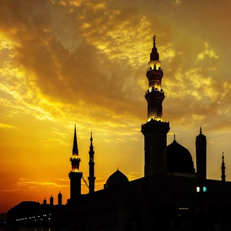 Masjid Background, Al Masjid An Nabawi, Mecca Masjid, Arabic Designs, Masjid Nabawi, Admissions Poster, Medina Mosque, Islamic Wallpaper Hd, Mecca Islam