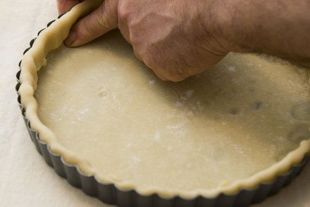 Basic Short-Crust Pastry Recipe - NYT Cooking INGREDIENTS 145 grams all-purpose flour (about 1 cup) ½ teaspoon kosher salt 1 stick cold unsalted butter (1/4 pound), cut in 1/8-inch pieces 3 tablespoons ice water Easy Quiche Crust, Short Pastry, Easy Quiche, Tarts Crust, Pastry Recipe, Homemade Pastries, British Baking, Nyt Cooking, Pie Crust Recipes