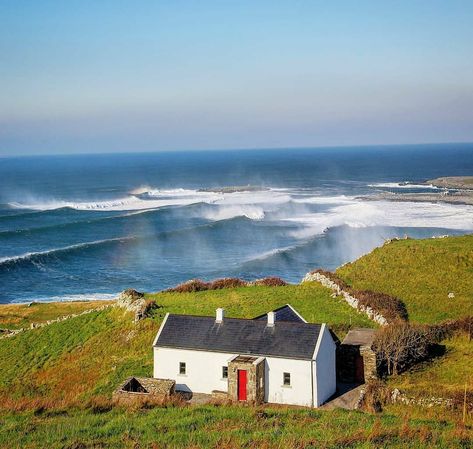 Ireland Travel on Instagram: “Doolin coastal cottage 😍🌊 Co. Clare . . . . . Photo by Anne Fritzenwanker (Canva Photos Unlimited) via  @yourwayireland” Ireland Aesthetic Irish Cottage, Ireland Aesthetic, Ireland Cottage, Best Of Ireland, Cottages By The Sea, Images Of Ireland, County Clare, Irish Cottage, Irish Landscape