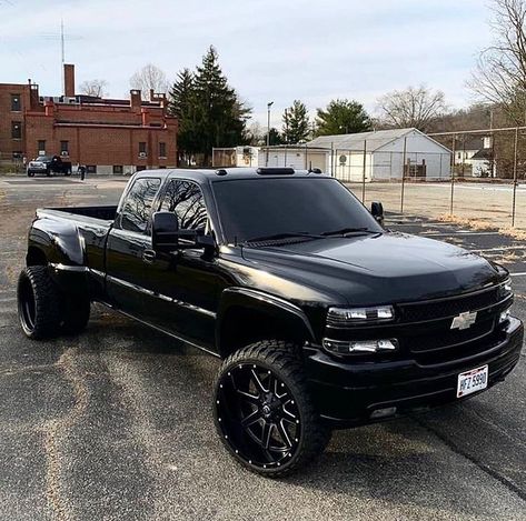 Modded Trucks, Camo Truck, Welding Rig, Best Pickup Truck, Truck Girl, Chevy Trucks Silverado, Trucks Lifted Diesel, Dually Trucks, Custom Chevy Trucks