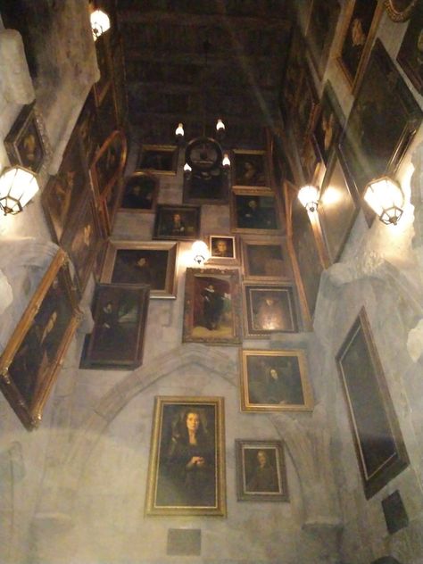 Universal Studios Hogwarts, Inside Hogwarts, Dark Academia Harry Potter, Hogwarts Interior, Inside Castles, Gryffindor Common Room, Interior Paintings, Neville Longbottom, Castles Interior