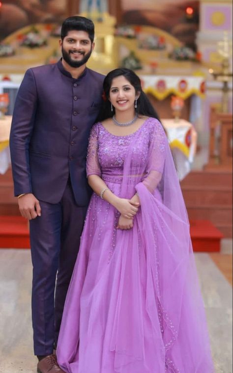 Lavender Lehenga Designs, Lavender Lehanga Combinations, Lavender Couple Outfits, Lehanga Pics, Blouse Reference, Engagement Dress For Girl, Engagement Couple Dress, Lavender Lehenga, Kerala Engagement Dress