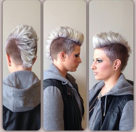 Awesome blonde mohawk Long Pixie Faux Hawk, Modern Mohawk For Women, Fohawk Haircut For Women, Modern Mohawk, Punk Girl Hair, Girl Mohawk, Mohawk Hairstyles For Women, Female Mohawk, Short Mohawk