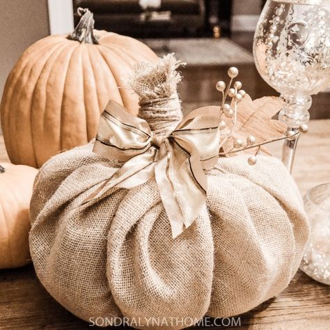 This adorable burlap pumpkin cost less than $5 and is so easy to make with items you may already have on hand. And you won't believe what it's stuffed with! Pumkin Decoration, Burlap Pumpkins, Burlap Projects, Fall Deco, Burlap Crafts, Velvet Pumpkins, Fall Halloween Crafts, Fall Crafts Diy, Autumn Crafts