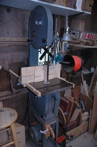 The Best Bandsaw Advice EVER! - by Blake @ LumberJocks.com ~ woodworking community Bandsaw Fence, Diy Bandsaw, Woodworking Bandsaw, Woodwork Shop, Bandsaw Projects, Diy Easel, Band Saws, Woodworking Tools Router, Woodworking Garage