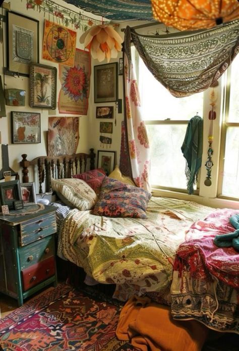 Dorm Room Maximalist, Maximalist Dorm Room, Dorm Room Plants, Indie Dorm Room, Bohemian Dorm Room, Dorm Room Decorating Ideas, Dorm Room Decorating, Room Plants, Dorm Room Hacks