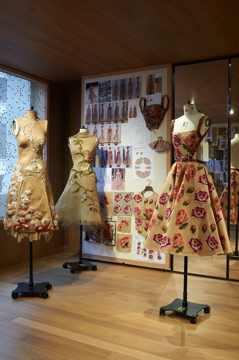 Alexander Mcqueen Atelier, Interior Clothing, Fashion Exhibition, Red Rose Dress, Red Drapes, Fantasy Clothes, Sarah Burton, Single Rose, Bond Street