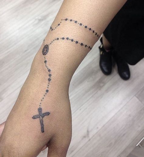 75 Brilliant Rosary Tattoo Ideas and Their Meanings - Wild Tattoo Art Rosary Tattoo Wrist, Braclet Tattoo, Rosary Tattoo On Hand, Rosary Tattoos, Rosary Bead Tattoo, Rosary Tattoo, Rose Tattoos For Women, Cool Wrist Tattoos, Tattoo Trend