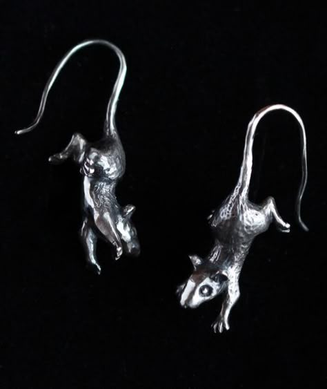 Hvitolg on Etsy: sterling silver rat earrings, 3cm long (US $96.69) Rat Earrings, Curious Animals, Rat Jewellery, Different Opinions, Jewelry Box Design, Pet Rats, Funky Jewelry, Halloween Fashion, Single Earring