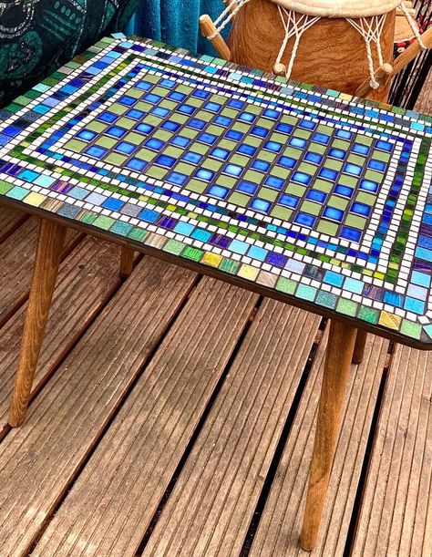 Chalk Paint Coffee Table Ideas, Coffee Table Painting Ideas, Coffee Table Painting, Table Painting Ideas, Coffee Table Makeover Diy, Paint Coffee Table, Chalk Paint Coffee Table, Table Mosaic, Mosaic Coffee Table