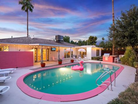 For the perfect bachelorette weekend. Bachelorette Air Bnb, Bachelorette Airbnb, Bachelorette Locations, Bachelorette Squad, Bnb Ideas, Scottsdale Bachelorette Party, Desert Party, Bachelorette Planning, Scottsdale Bachelorette