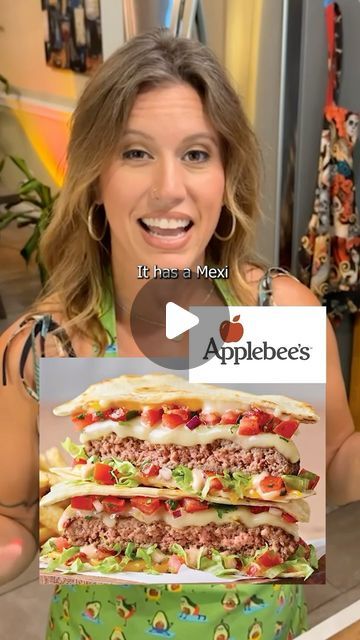 Copycat Applebees Quesadilla Burger, Applebees Quasidilla Burger Recipes, Cheese Burger Quesadilla, Quesadilla Burgers Applebees, Applebees Chicken Quesadilla Recipe, Applebee's Quesadilla Burger Recipe, Cheeseburger Quesadilla, Applebee's Chicken Quesadillas, Quesadilla Burgers