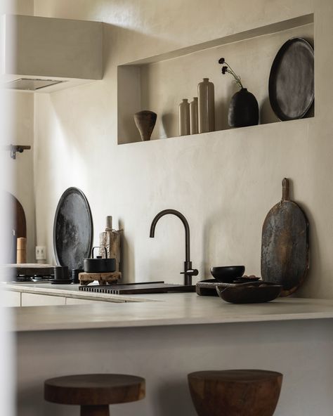 Andrea Lennon (@thecorner.studio) • Instagram photos and videos Athena Calderone Kitchen, Kyoto House, Wabi Sabi Home, Athena Calderone, Barn Kitchen, Japandi Design, House Accessories, Kitchen Concepts, Stunning Interiors