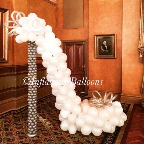 Balloon Wedding Dress, Diva Party Decorations, Balloon Shoes, Diva Party, Bridal Shower Balloons, Balloon Crafts, Diy Balloon Decorations, Balloon Arrangements, Birthday Balloon Decorations