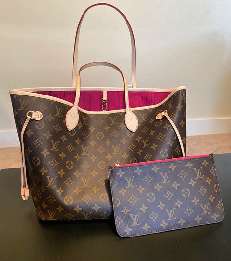 Lv Bag Neverfull, Louis Vuitton Neverfull Outfit, Aesthetic Louis Vuitton, Vision Manifestation, Louis Vuitton Aesthetic, Tote Bag Outfit, Luxury Tote Bags, Lv Neverfull, Dream Bags