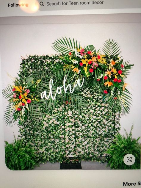 Hawaiian Picture Backdrop, Bamboo Photo Backdrop, Hawaii Backdrop Photo Booths, Tropical Back Drop Ideas, Tropical Flower Photo Backdrop, Hawaii Party Backdrop, Backdrop Tropical Theme, Tropical Photobooth Ideas, Aloha Party Backdrop