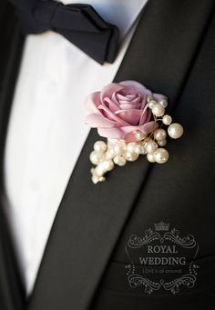 Boutineer Wedding, Brooch Boutonniere, Grooms Boutonniere, خواتم خطوبة, Button Holes Wedding, Pink Wedding Inspiration, Bridal Brooch Bouquet, Bridal Packages, Rose Boutonniere