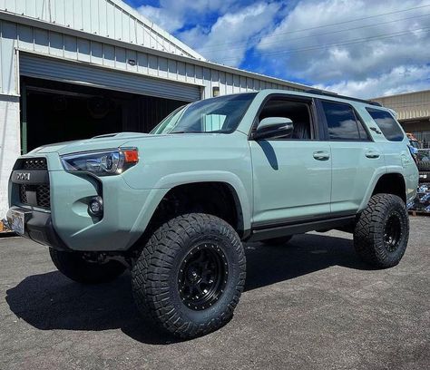 Lifted 4runner, Toyota Accessories, Toyota 4runner Trd, Toyota 4runner Sr5, Future Trucks, Camping Set Up, Mom Car, Girly Car, 4 Runner