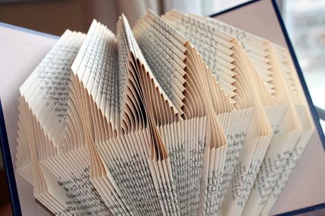 Book Folding Templates, Book Folding Patterns Free, Old Book Crafts, Recycled Books, An Open Book, Recycled Book, Book Page Crafts, Book Folding Patterns, Folded Book Art