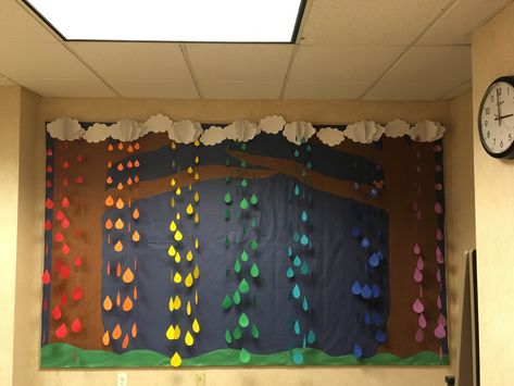 @mogadorebranch Rainbow Rain Spring 2018 Rain Classroom Decorations, Rain Theme Decoration, Rainy Day Bulletin Board Ideas, Rain Bulletin Board Ideas, Spring Hallway Decorations School, Daycare Displays, Rainbow Hanging Decor, Eyfs Nursery, Garden Theme Classroom