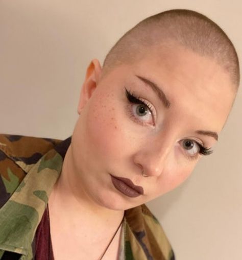 Woman Buzzcut, Buzzcut Woman, Long Buzzcut Women, Girl Buzzcut, Women Buzzcut, Shaved Head Girl, Female Buzzcut, Buzzcut Women, Female Buzzcut Round Face