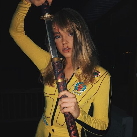 Kill Bill Makeup Look, Quinton Tarantino Costumes, Tarantino Halloween Costumes, Suckerpunch Costume, Quentin Tarantino Costumes, Kill Bill Makeup, Yellow Halloween Costumes, Tarantino Costumes, Kill Bill Halloween