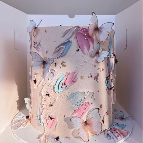 Butterfly Cake Bridal, Butterfly Gender Reveal Cake, Butterflies Cake Ideas, Butterfly Cake Ideas Birthdays Beautiful, Butterfly Bridal Shower Cake, Butterfly Theme Birthday Cake, Butterfly Themed Birthday Cake, Floral Butterfly Cake, Pastel Butterfly Cake