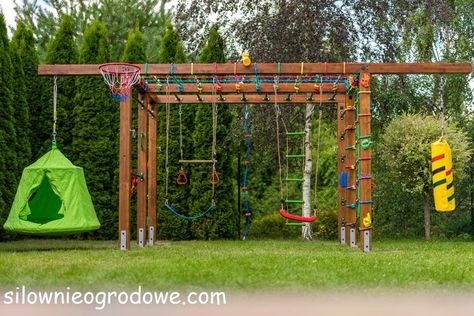 Slack Line Playground, Backyard Sensory Playground, Big Kid Playground, Homemade Playset Ideas, Outside Playground Ideas, Playstructure Ideas For Kids, Backyard Monkey Bars, Diy Monkey Bars Backyards, Ninja Playground For Kids