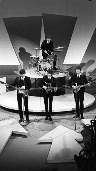 What Happened Today in Music History? on Instagram: "On this day in 1964, The Beatles made an iconic appearance on The Ed Sullivan Show. . Follow for more posts about events in music history. . . . . #earlybeatles #latebeatles #fabfour #thefabfour #beatles #thebeatles #johnpaulgeorgeringo #lennon #mccartney #lennonmccartney #quarrymen #thequarrymen #johnlennon #paulmccartney #paulmccartneyandthewings #georgeharrison #ringostarrandhisallstarrband #sirrichardstarkey #richardstarkey #ringosta Richard Starkey, The Quarrymen, Ed Sullivan Show, Ed Sullivan, Beatles George, Lennon And Mccartney, Beatles Music, Beatles Photos, The Ed Sullivan Show