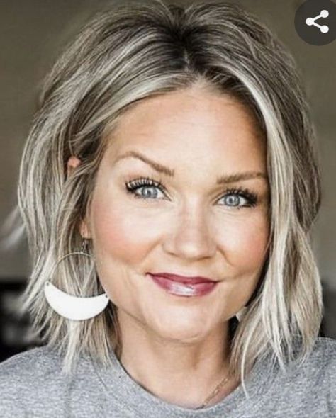 Dimensional Blonde Short Hair, Best Colour To Hide Grey Hair, Hairstyles For 40 Year Old Women, Messy Bob Haircut, Nice Hairstyles, Face Hairstyles, Bobbed Hair, Hair Highlight, Messy Bob