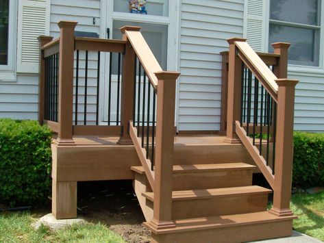 Getting access to your mobile home reliably and safely is perhaps the most important function of the steps that lead up to your entry way. This guide will... #steps #stairs Landscape Development, Porch Handrails, Porch Railing Designs, Front Porch Deck, Veranda Design, Front Porch Railings, Front Porch Steps, Porch Stairs, Porch Kits