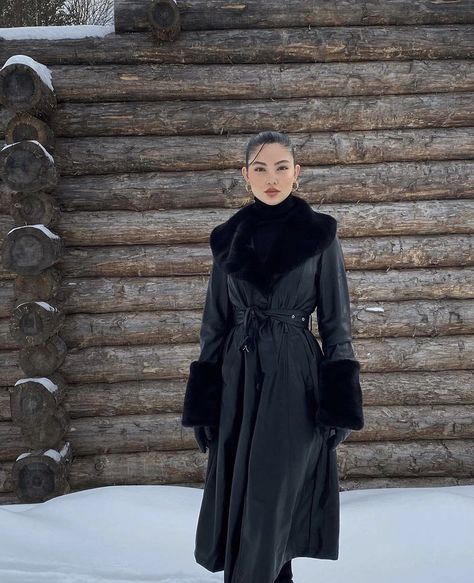 Celebrity Snow Outfits, Aesthetic Snow, Russian Clothing, Russian Fashion, Snow Queen, Outfit Look, Coat Outfits, Winter Fashion Outfits, Simple Life