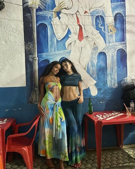 Maya (@mayachantout) • Instagram photos and videos Brazil Style Outfits, Rome Aesthetic Outfit, Foto Best Friend, Vacation Outfit, Streetwear Fashion Women, Island Girl, Blue Outfit, Mode Vintage, Vacation Outfits