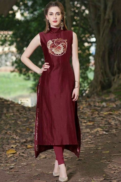 High Neck Collar Chiffon Kurti Design, Chiffon Kurti, Silk Kurti Designs, Design Kurta, Simple Kurti Designs, Salwar Designs, Long Kurti Designs, Kurta Neck Design, Salwar Kamiz