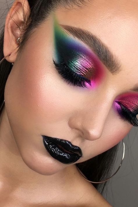 Metallic Eyeshadow Looks, Purple Shimmer Eyeshadow, Bold Lip Makeup, Drag Make-up, Bold Eye Makeup, Dramatic Eye Makeup, Face Art Makeup, Metallic Eyeshadow, Bold Lip