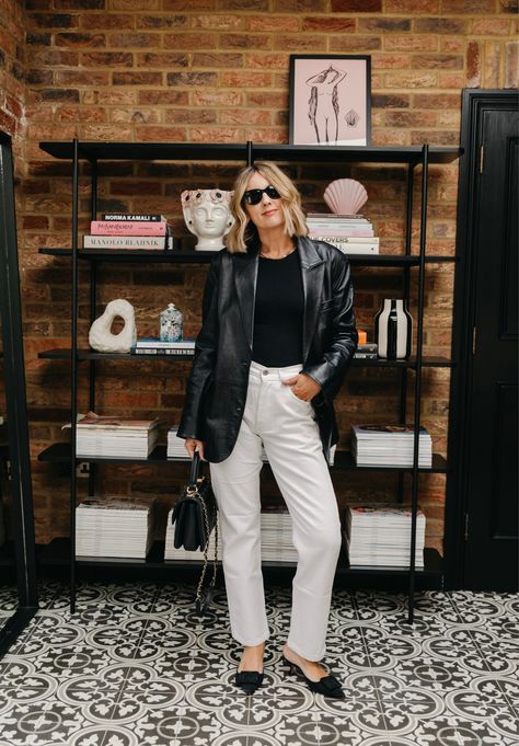 Leather Blazer Going Out Outfit, Leather Blazer Outfit Spring, Leather Sports Jacket, Leather Blazer Styling, Leather Blazer Outfit 2023, Long Leather Blazer Outfit, White Leather Blazer Outfit, How To Style Leather Blazer, Black Leather Blazer Outfit Street Style