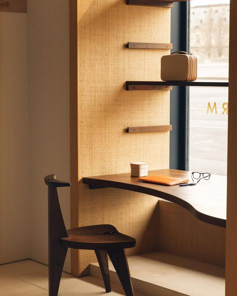 Halleroed on Instagram: “New store for L/UNIFORM in Paris. Many thanks to @jeannesignoles & @dessellepartners Photo, @ludovicbalay #luniform…” Zen House, Study Corner, Study Room Design, Study Chair, Uniform Shop, Mid Century Modern Living Room, Deco Furniture, Contract Furniture, Interior Design Art