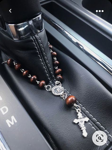 Car Rosary Diy, Rosary Prayers Catholic, Car Rosary, One Decade Rosary, Wooden Rosary, Catholic Bracelet, Wood Car, Car Mirror Charm, Pocket Rosary