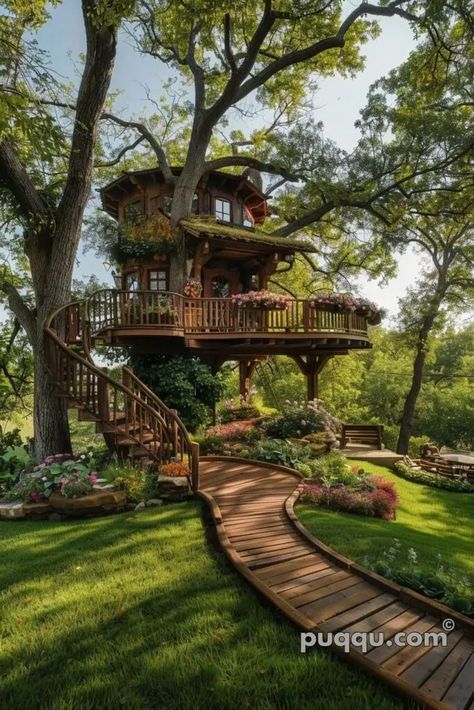 Crazy Homes, Adult Tree House, Treehouse Construction, Treehouse Design, Luxury Tree Houses, Beautiful Tree Houses, Building A Treehouse, Tree House Plans, Cool Tree Houses